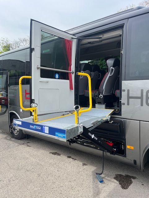 Yutong TC9 lift