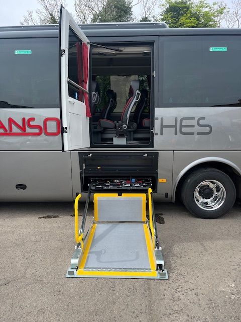 Yutong TC9 side door