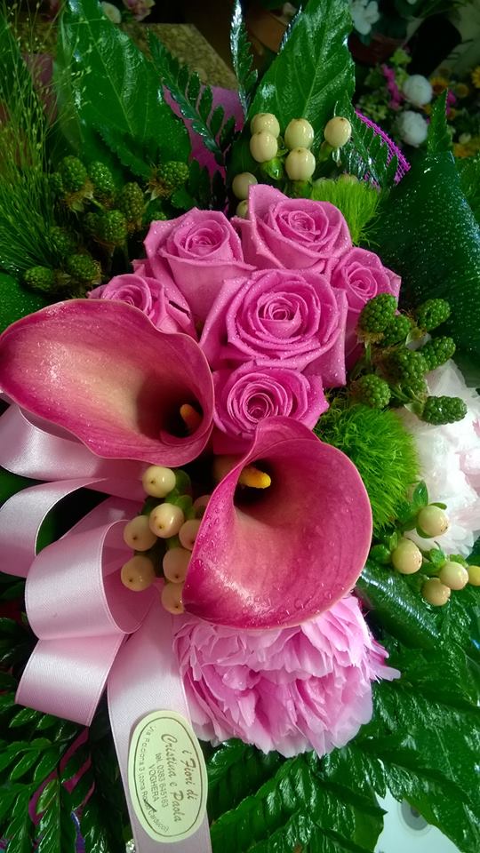 composizione floreale con rose