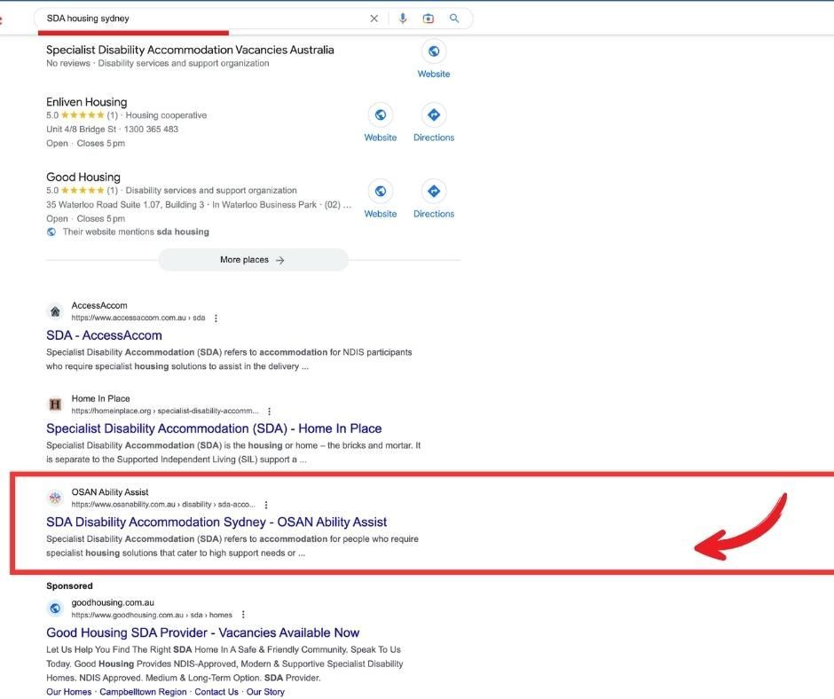 A google search page with a red arrow pointing to the right