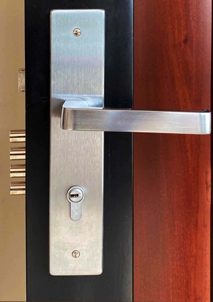 hedecor - Cerraduras multipuntos y smart locks