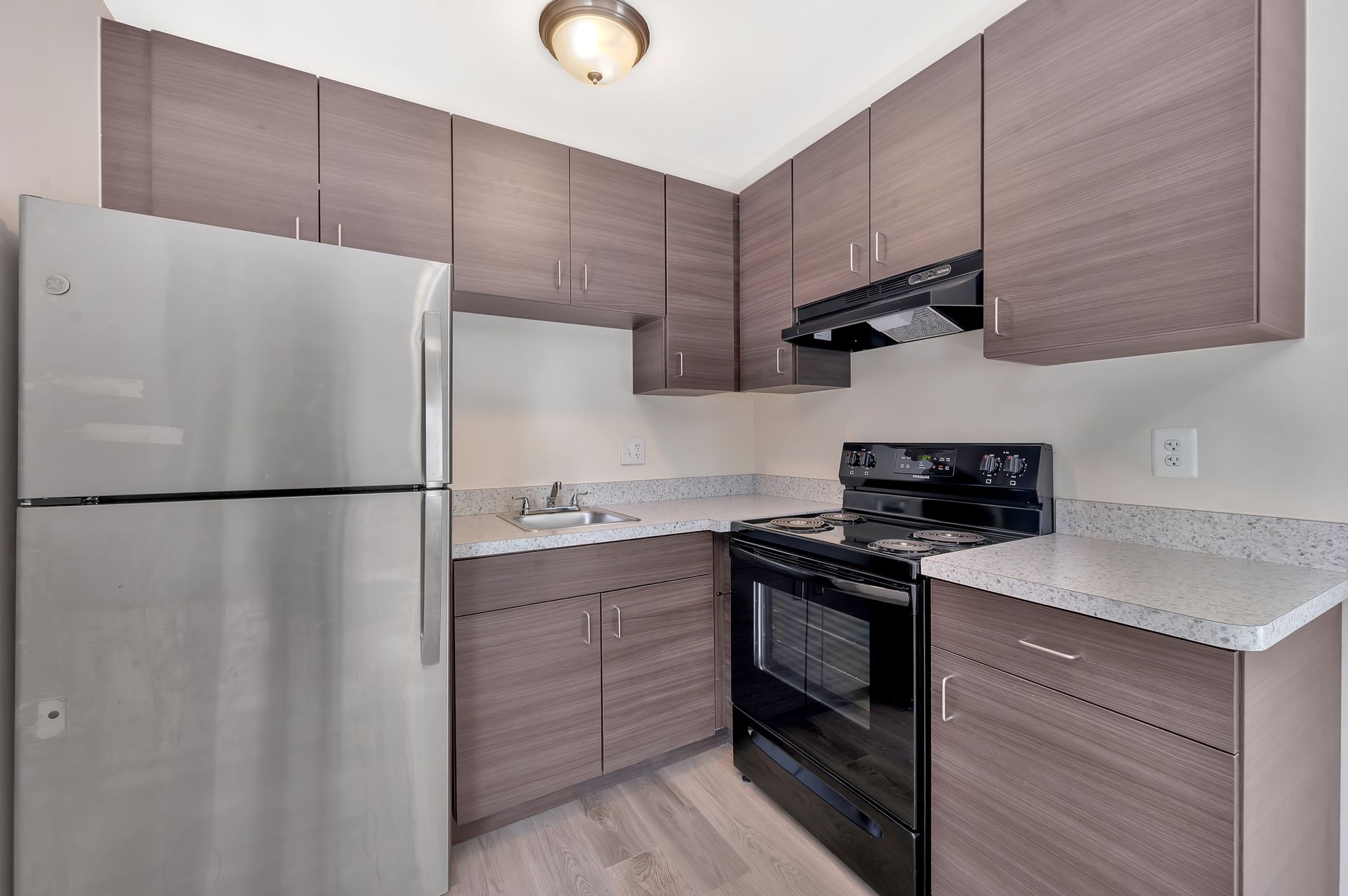 kitchen photo alternate angle