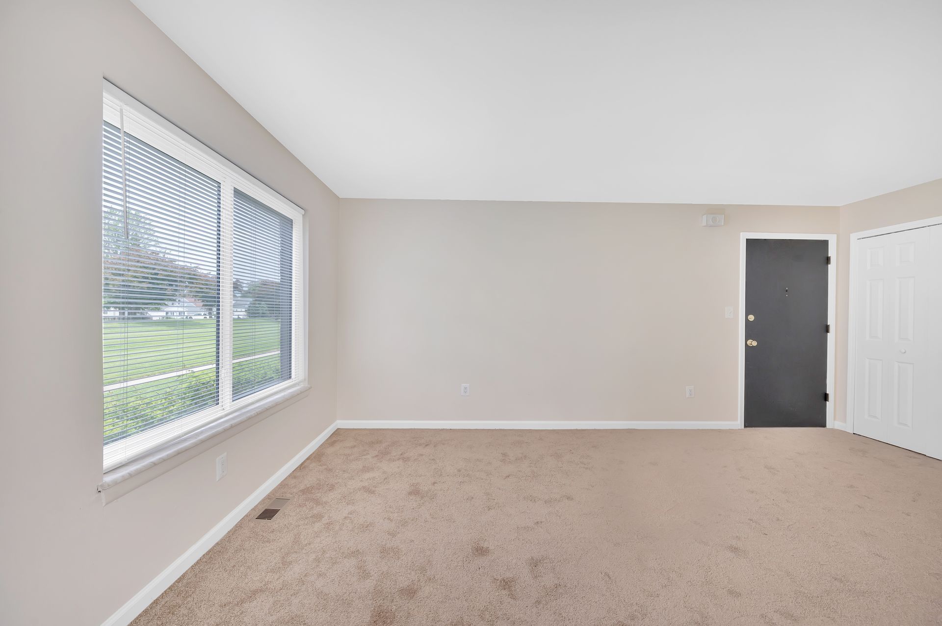 Living room photo alternate angle