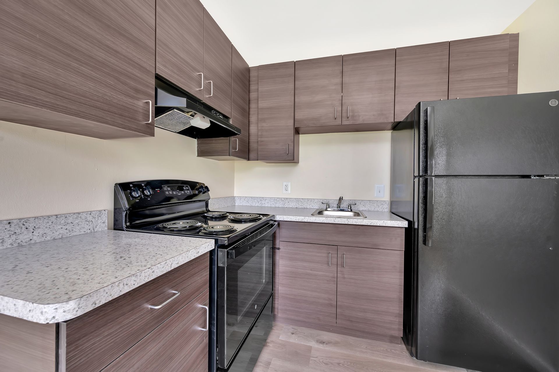 kitchen photo alternate angle 2