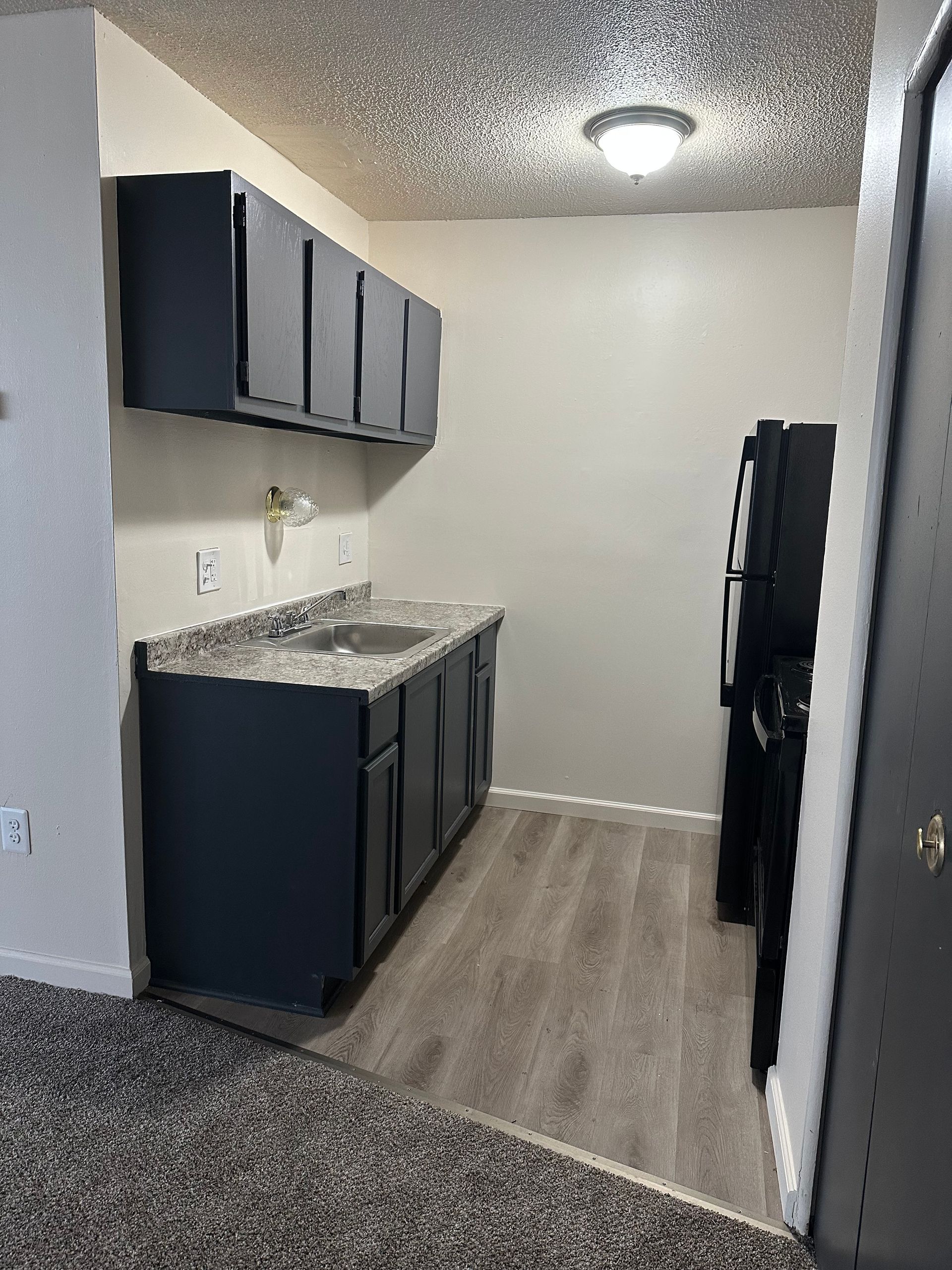 kitchen photo alternate angle