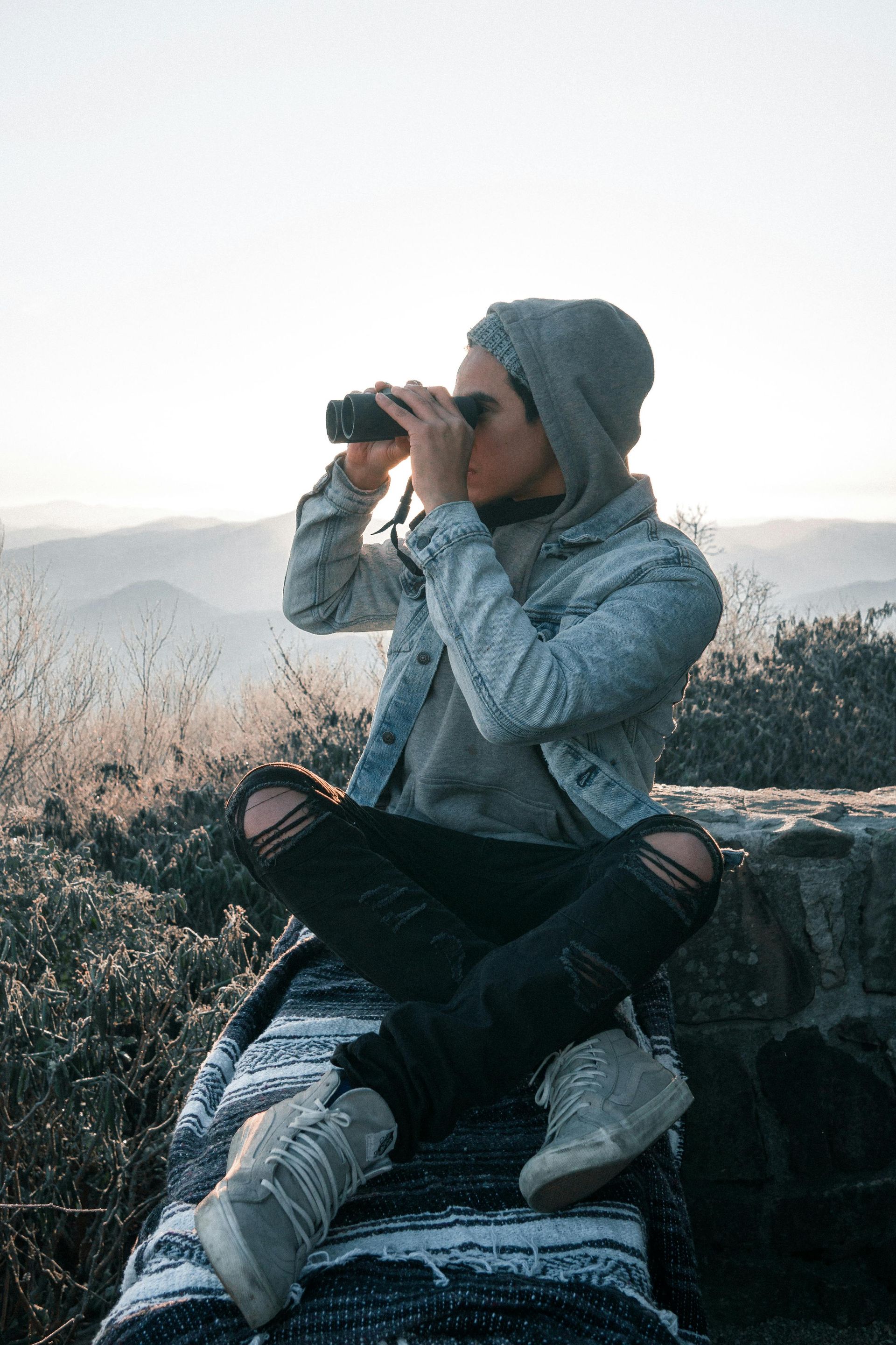 Binoculars & Scopes