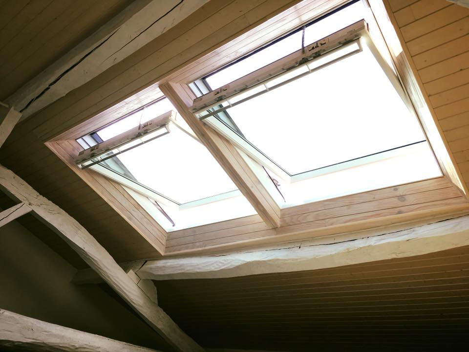 pose de deux fenêtres de toit par couvreur 14