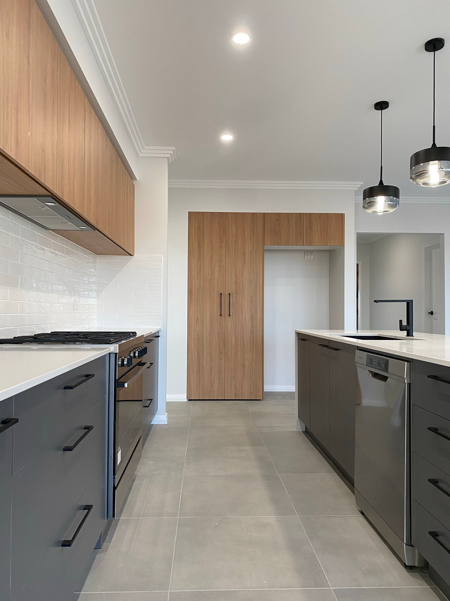Photo of a Modern Style Kitchen — Kitchen Renovations in Dubbo, QLD