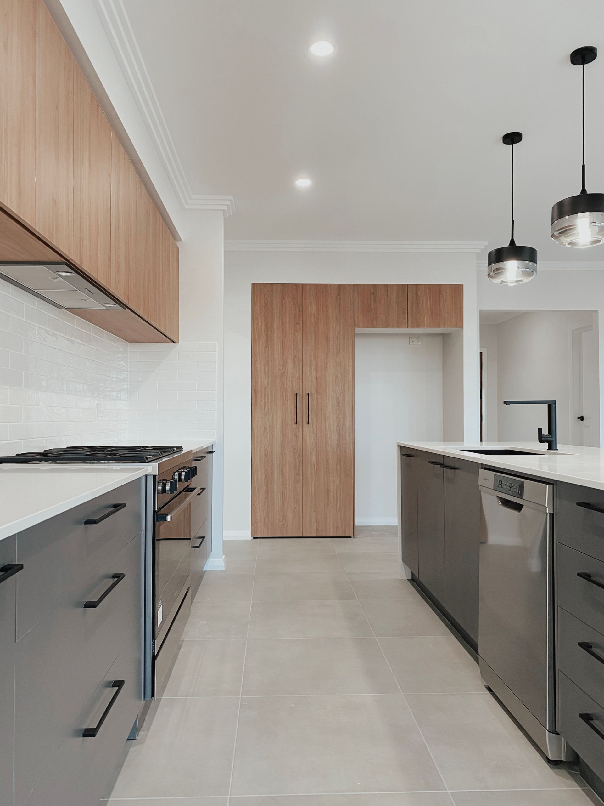 Modern Style Kitchen — Kitchen Renovations in Dubbo, QLD