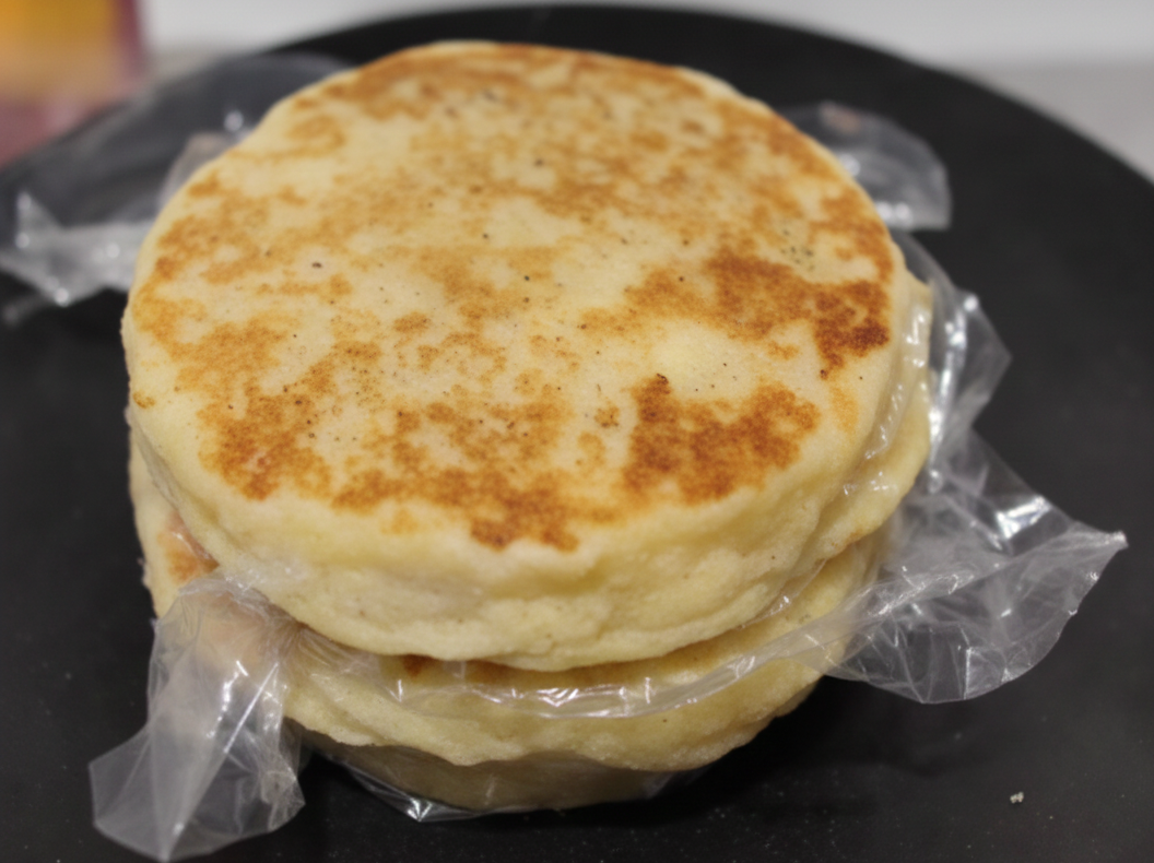 Arepas de harina de sagú con queso y carne desmechada x5 und