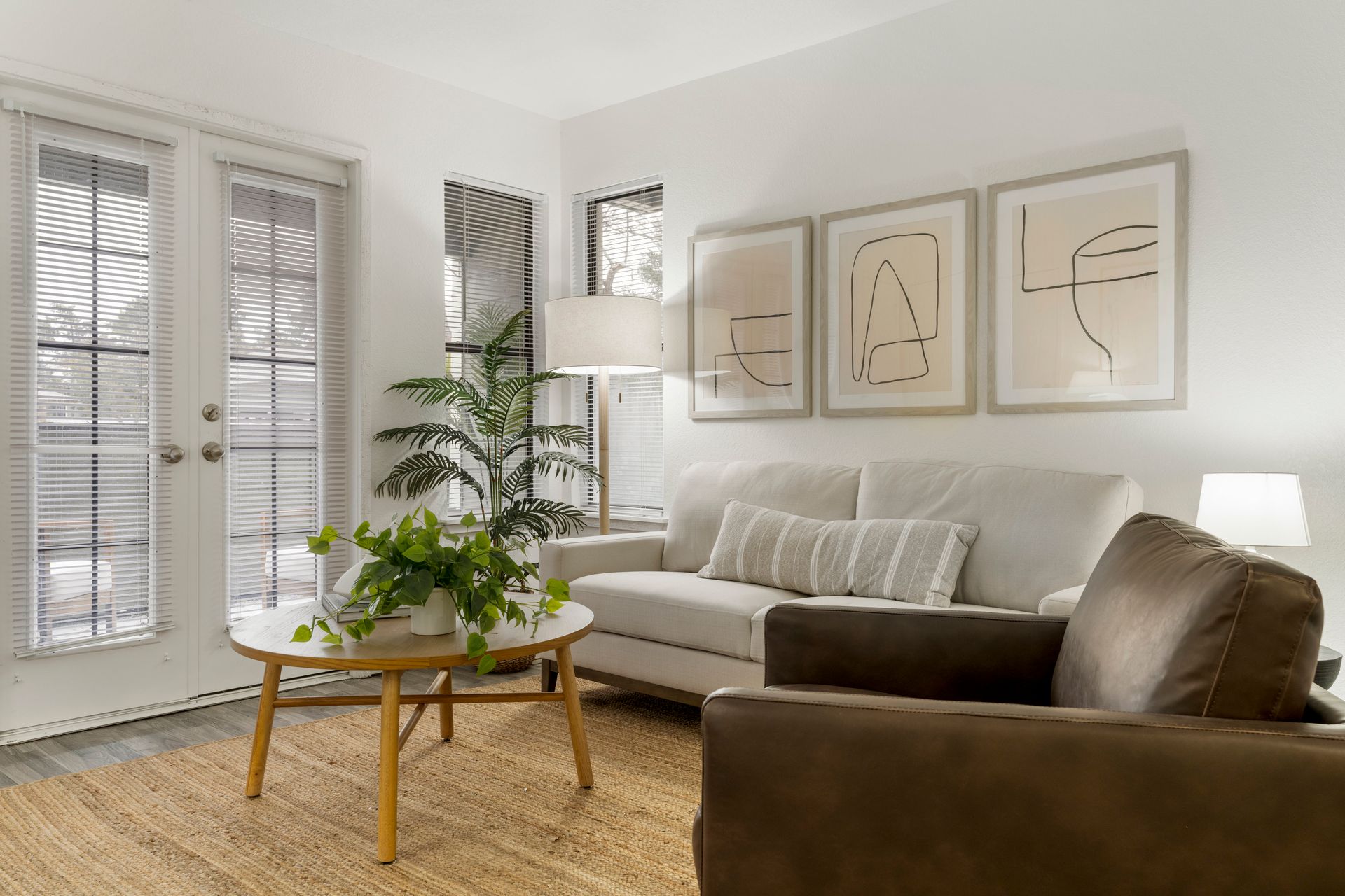 Hampton woods apartments living room 3