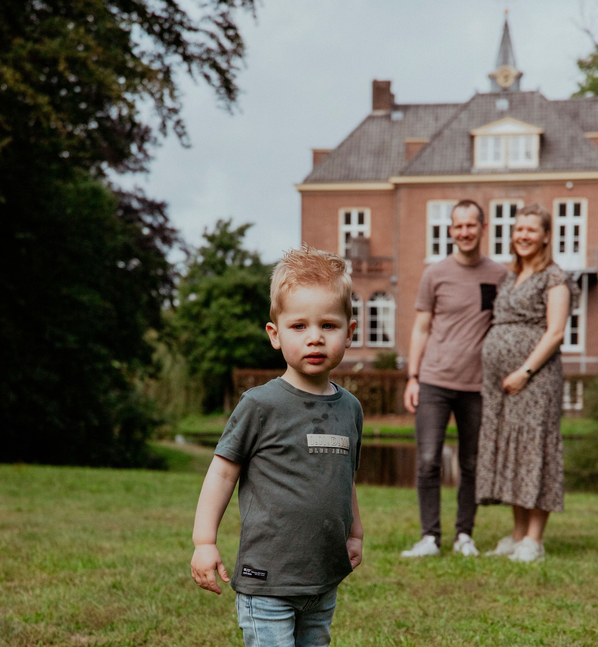 Foto jong gezin met klein kind