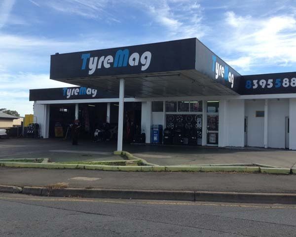 tyre mag sign