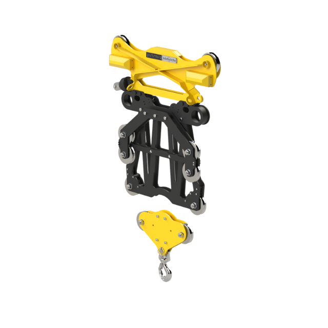 Sistema di carrucole gialle e nere per il sollevamento, con più ruote e un gancio.