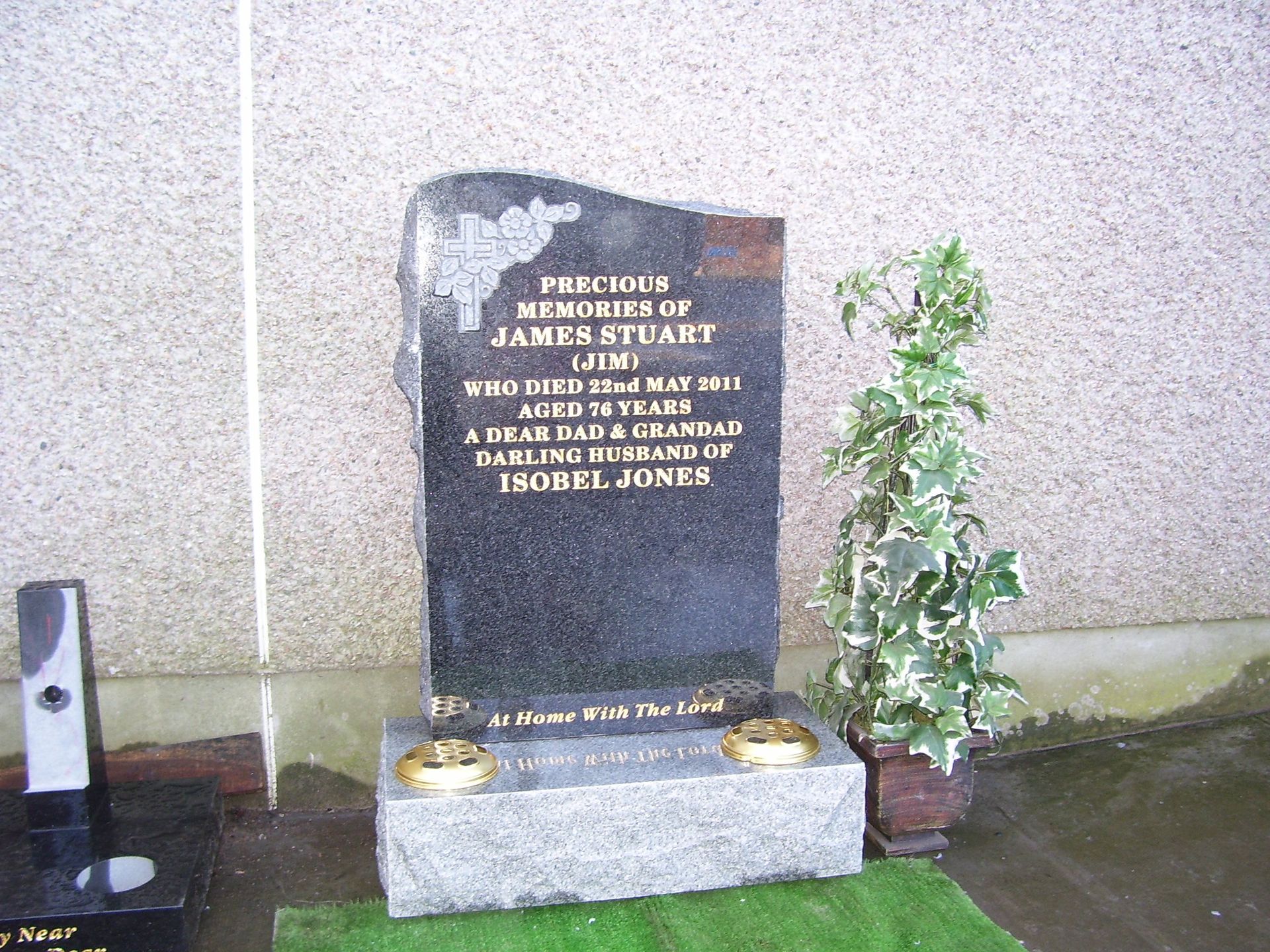 black coloured memorial stone
