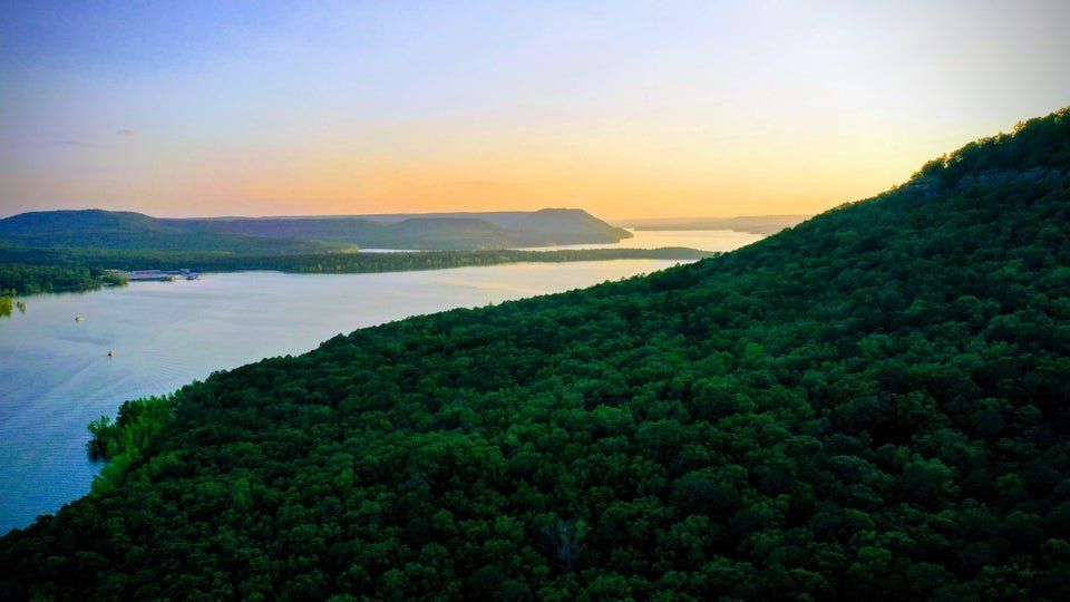 a picture of greer's ferry lake