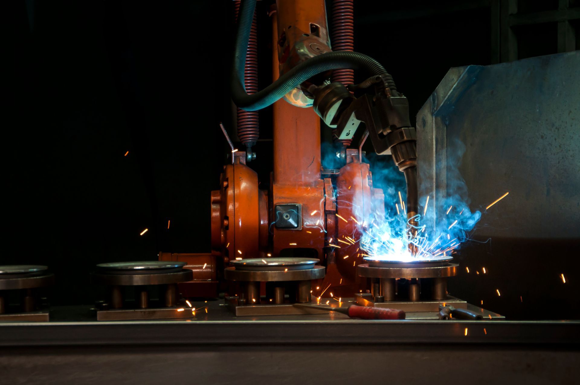 lavorazione su metallo