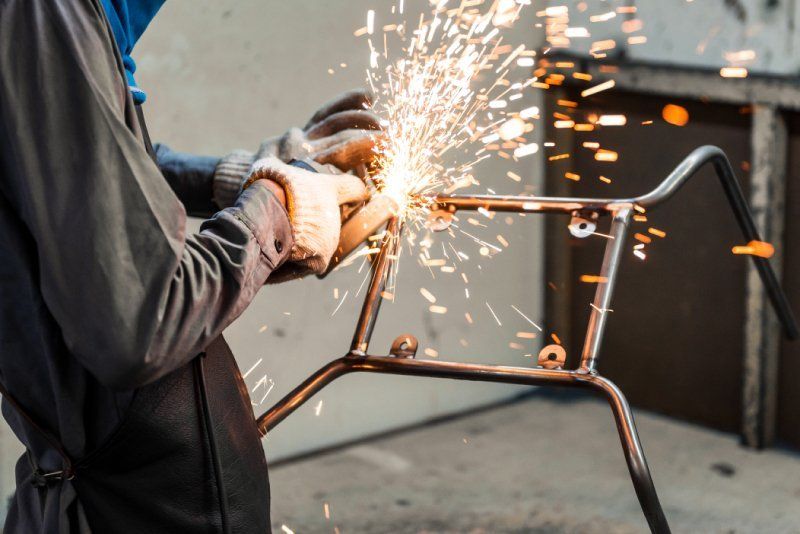 saldatura di mobile in metallo