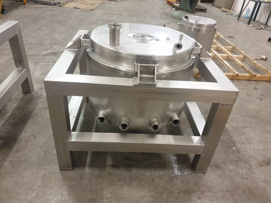 serbatoio con sistema di filtraggio