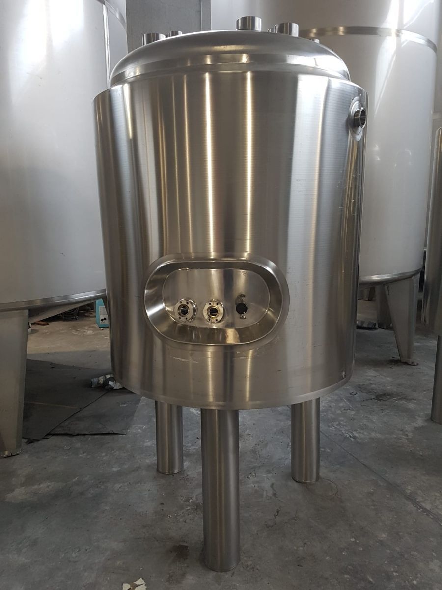 serbatoio in acciaio inox per vino