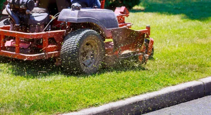 lawn mowing and maintenance in pinehurst nc