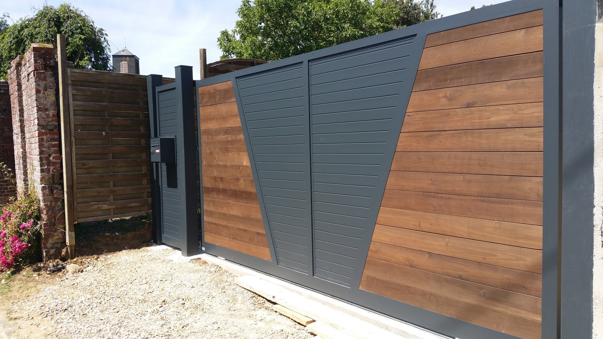 Maderas y Aserríos Nariño, Venta de Madera para puertas, portones y techos en Medellín y Envigado.