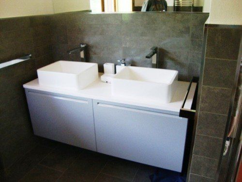 doppio lavabo bagno moderno