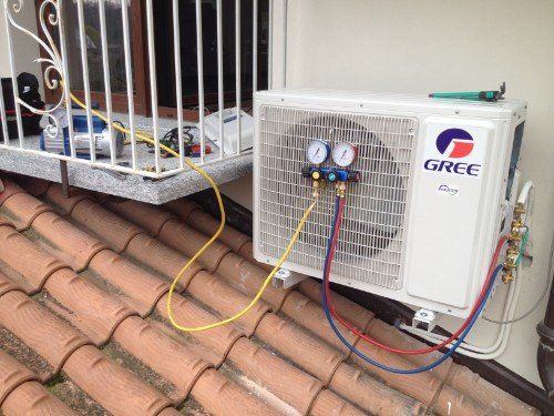 riparazione unità esterna condizionatore