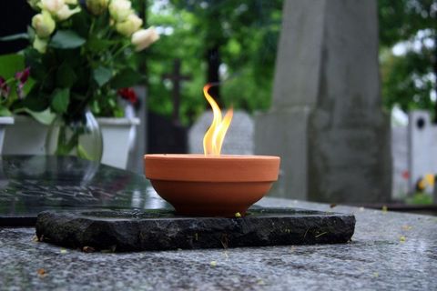 CREMATION SERVICES TO FIT YOUR FAMILY TRADITIONS