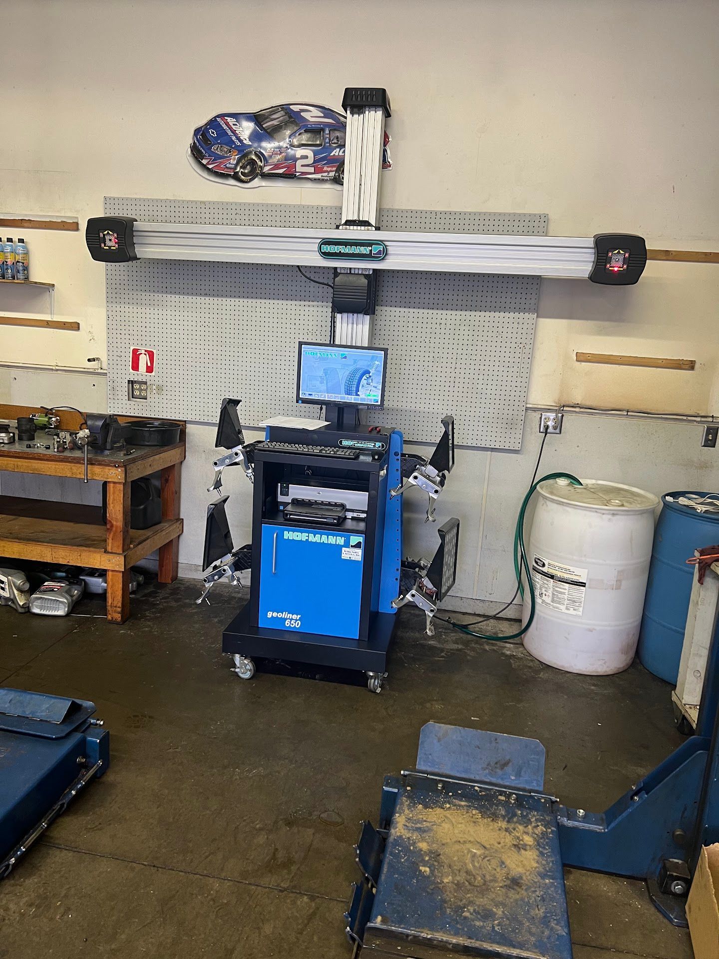 Inside Shop | Leon's Automotive