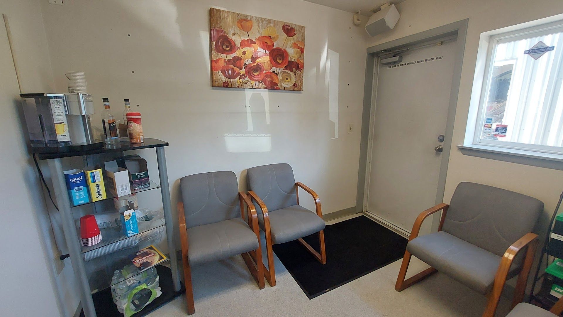 Waiting Room | Leon's Automotive