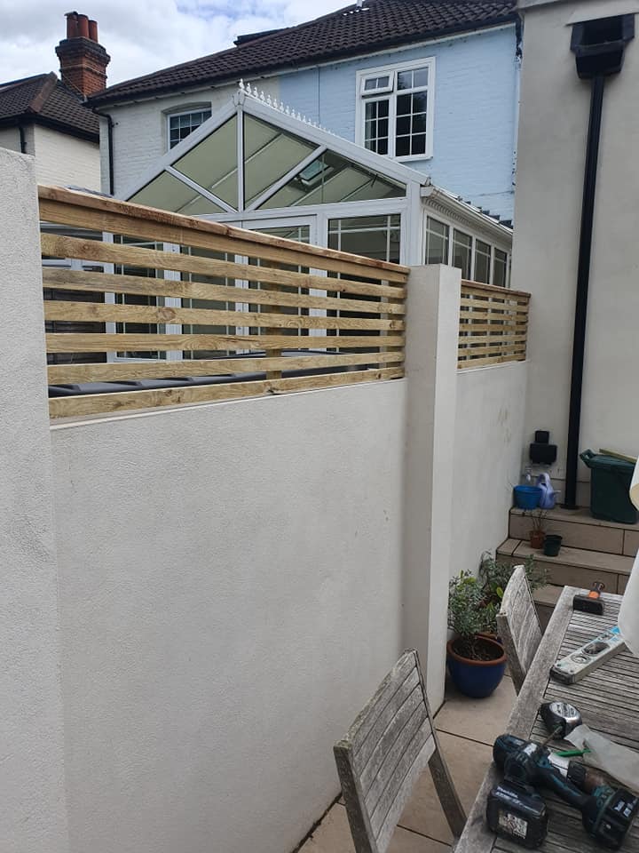 Privacy fencing by Walton Paving