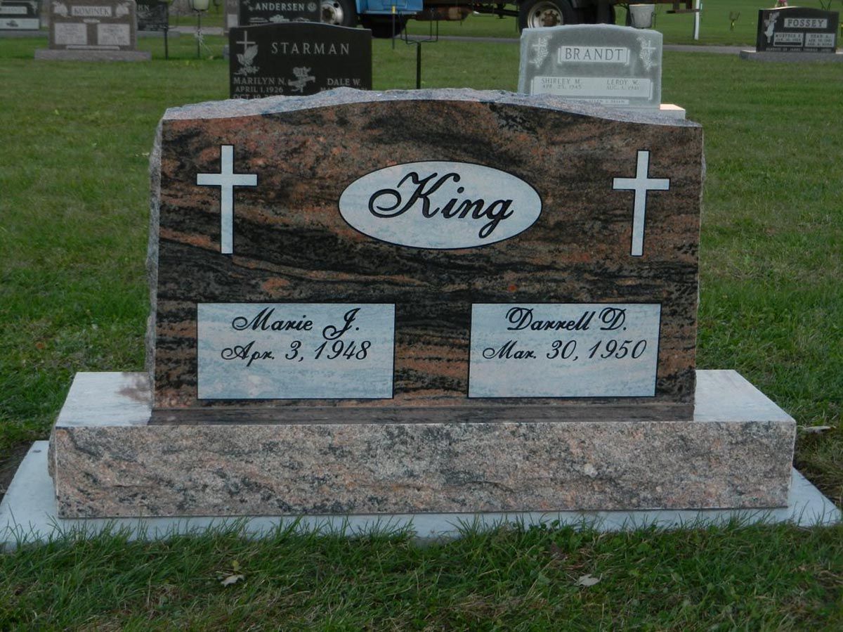 A gravestone with the name king on it
