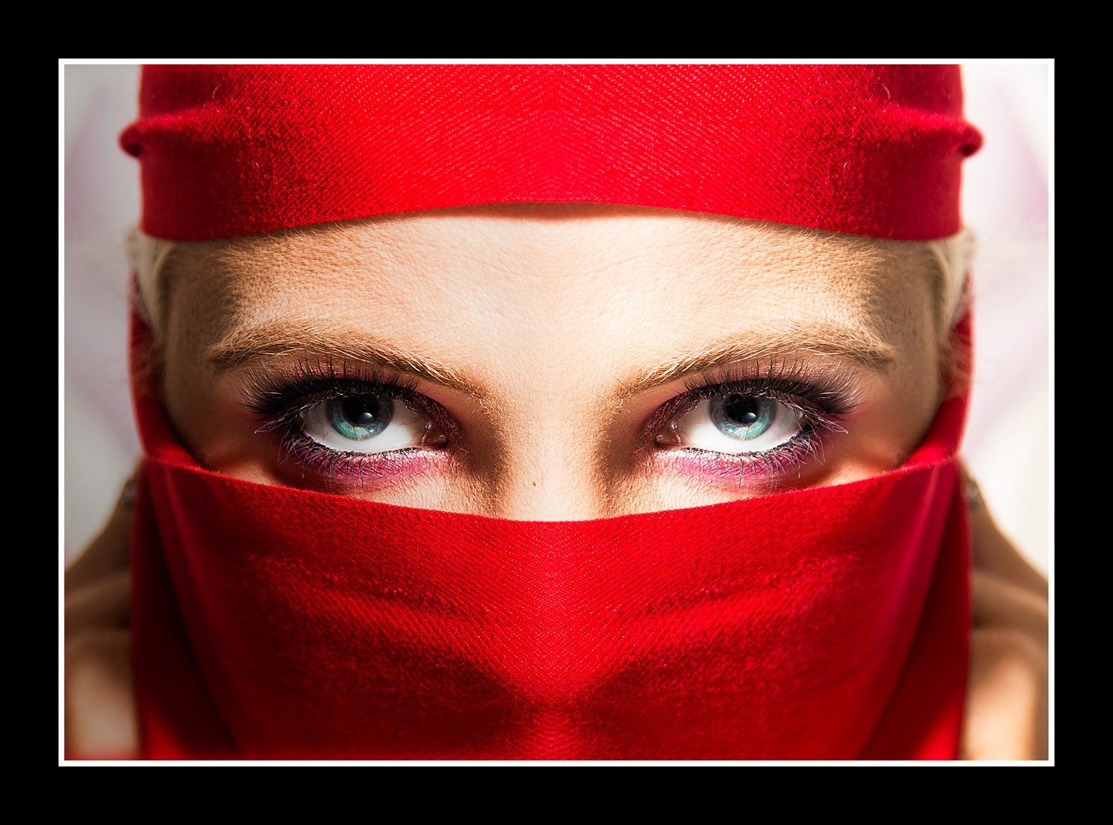 Red Niqab