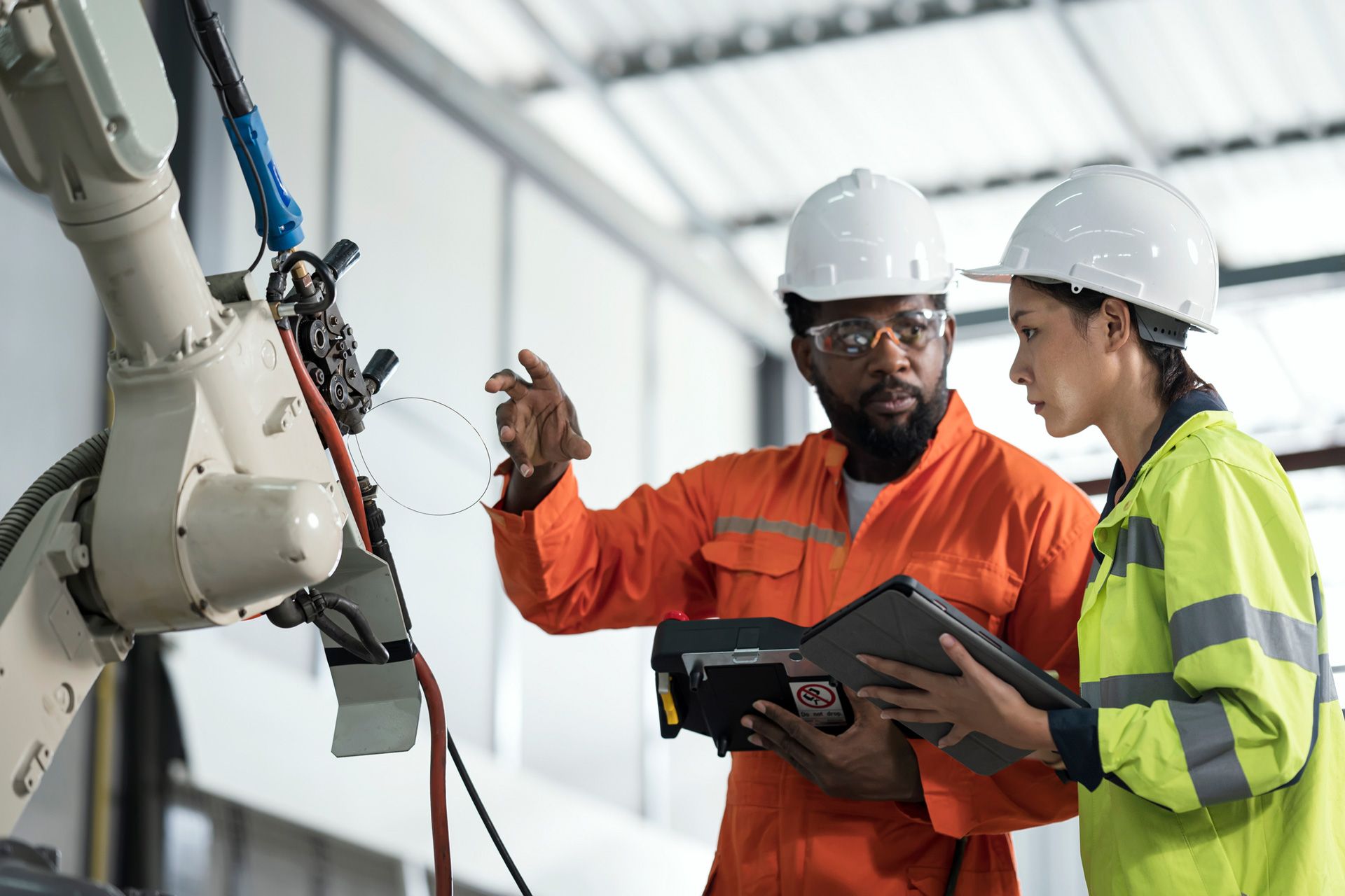 Two Worker Looking to Their Job | Australia | Vss - Vibration Systems & Solutions (Australia)