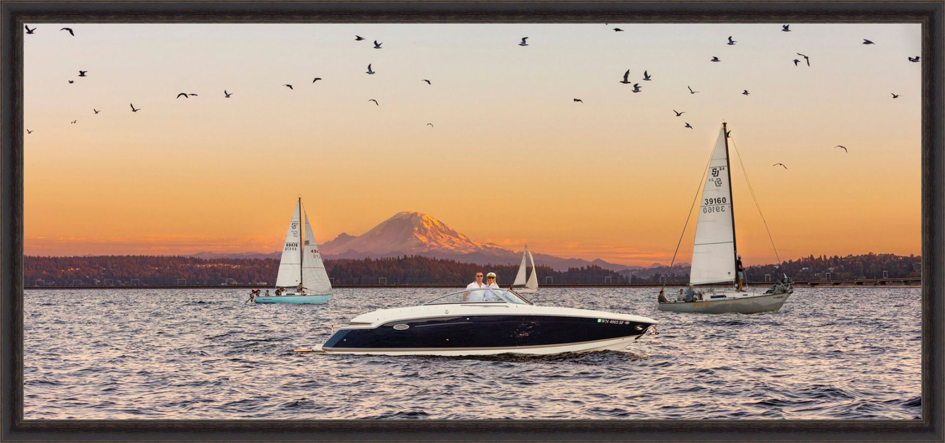 FAmily lake washington boat mt rainer  sunset on the beach, summer family portraits, seattle, bellevue,kirkland, redmond, issaquah, clyde hill, medina,