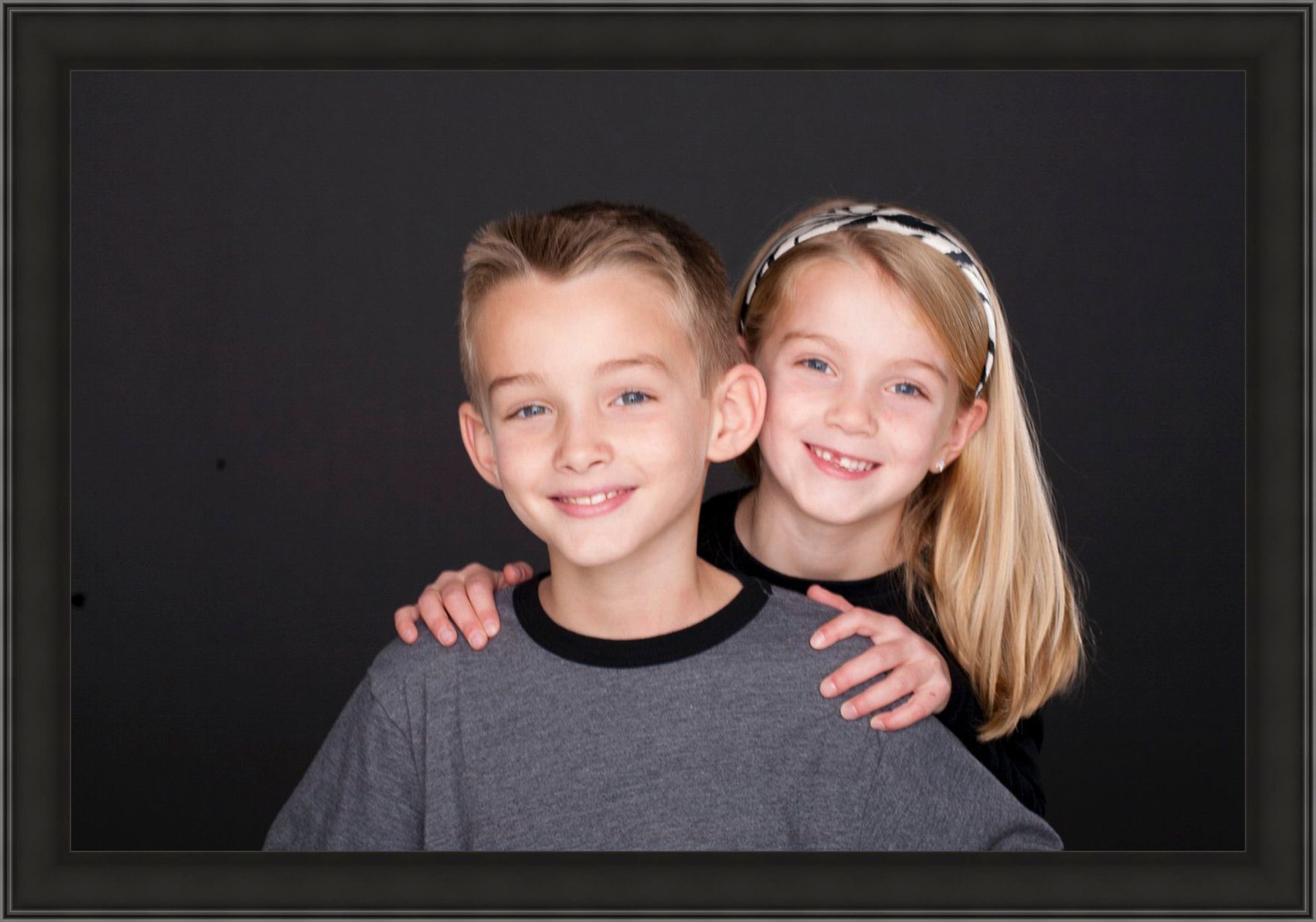 Color portrait, studio portrait, family, brother & sister, seattle, medina, clyde hill, medina, bellevue, kirkland, redmond, issaquah, everrett, tacoma, art photography