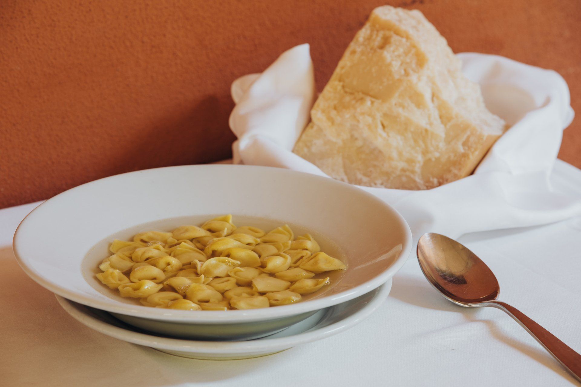 tortelli in brodo