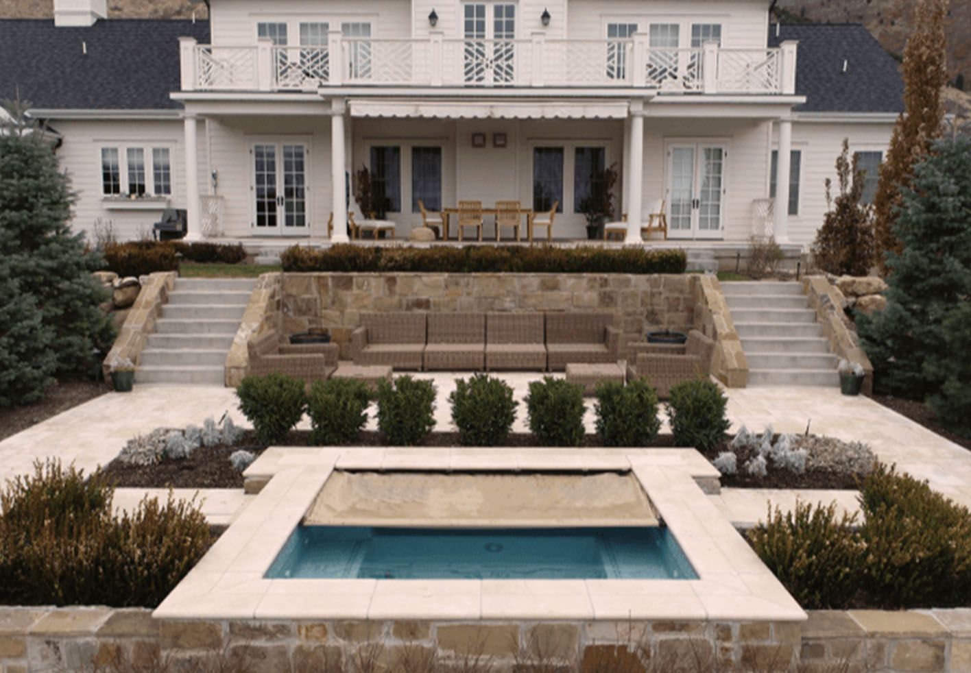 an automatic hot tub cover deploying