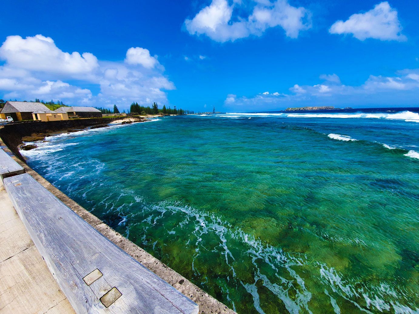 Bright blue ocean with turquoise shallows. Norfolk Island Trade Winds Seniors Sanctuary