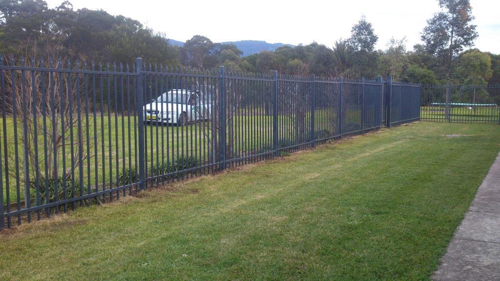 Gorgeous Metal Fence Design — Mt Riverview, NSW ¬¬— Eternal Landscapes