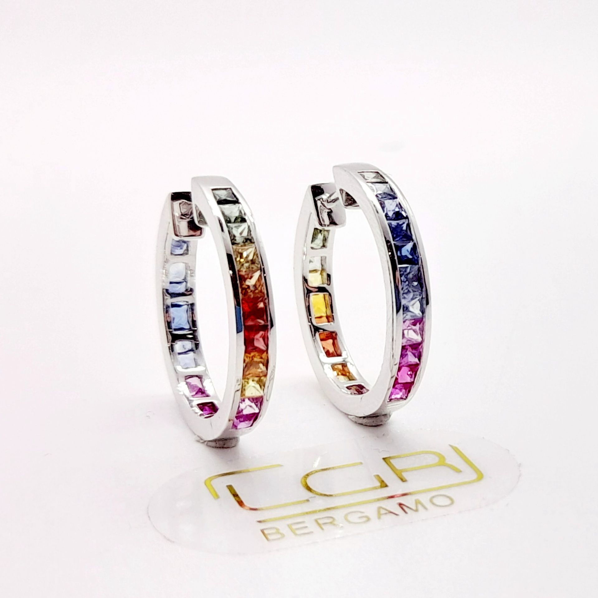 orecchini con zaffiri rainbow e diamanti