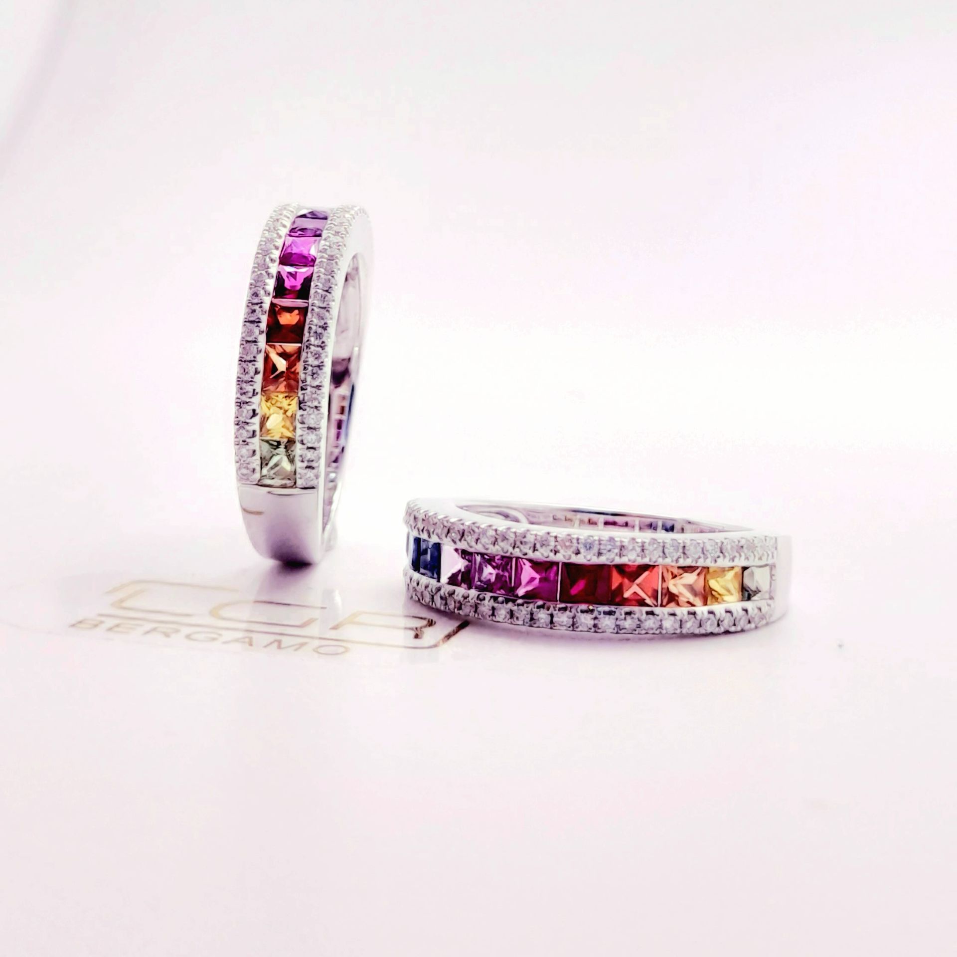 orecchini con zaffiri rainbow e diamanti
