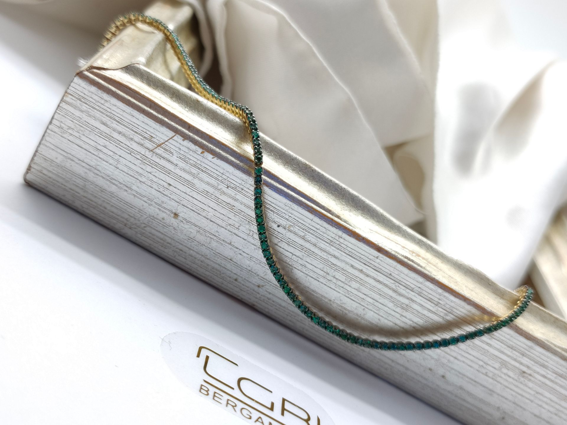 tennis oro giallo con tzavoriti