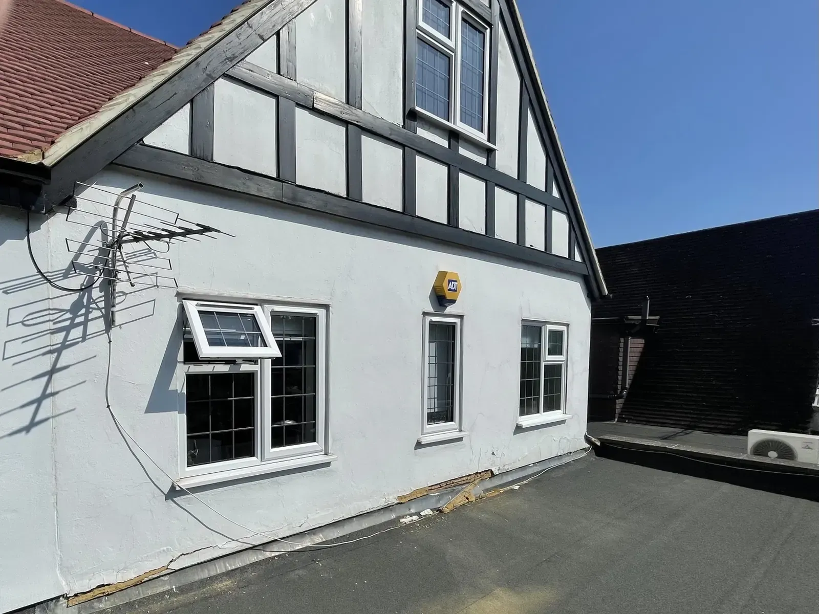 blown cracked render