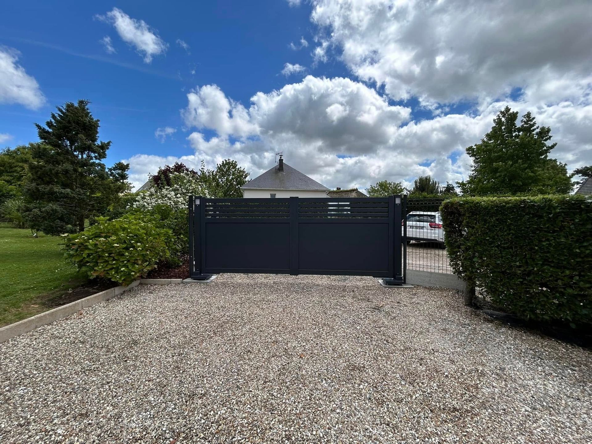 Portail battant motorisé