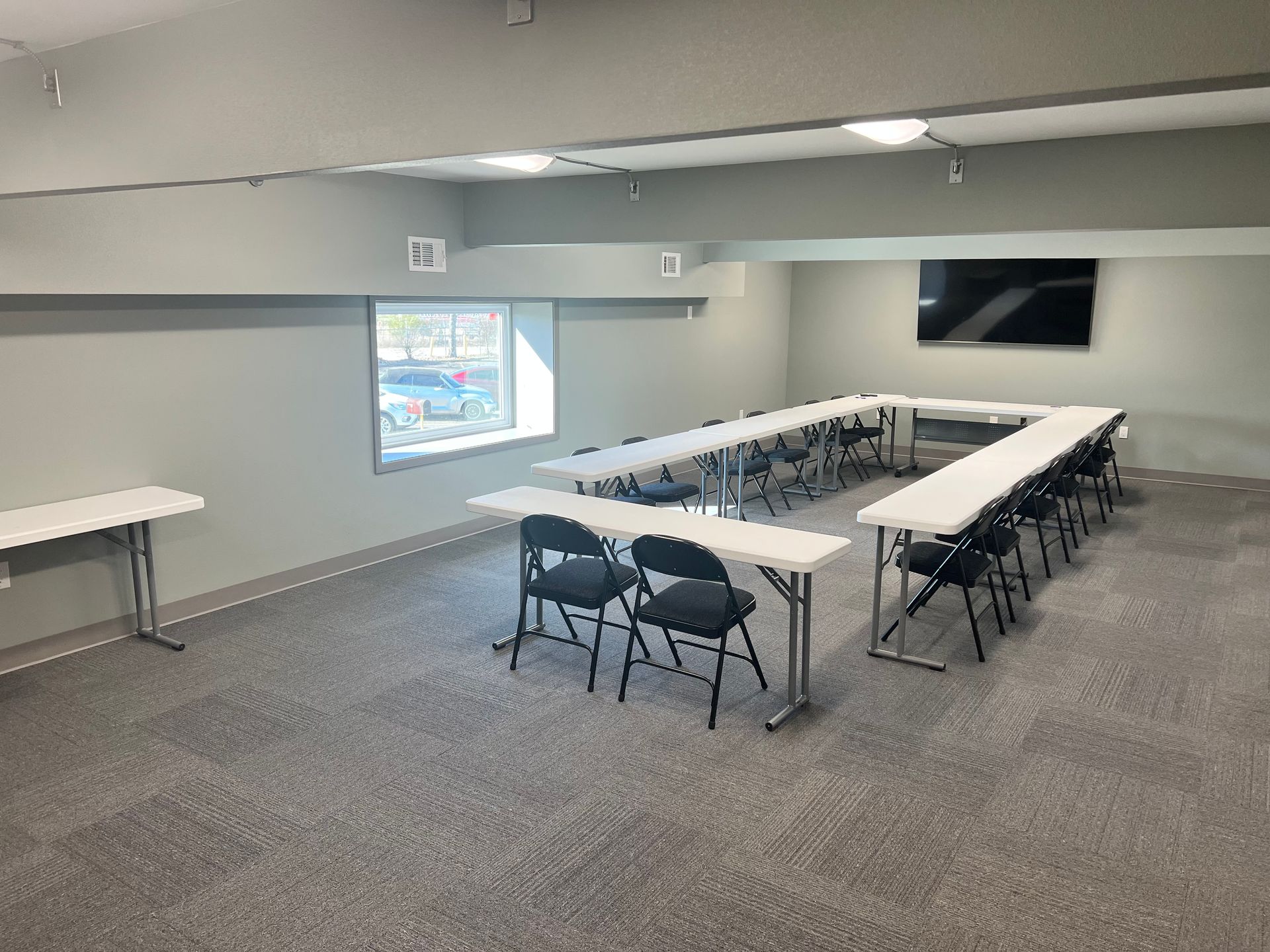 Home Remodeler shows Building Renovation Office Meeting Room 1