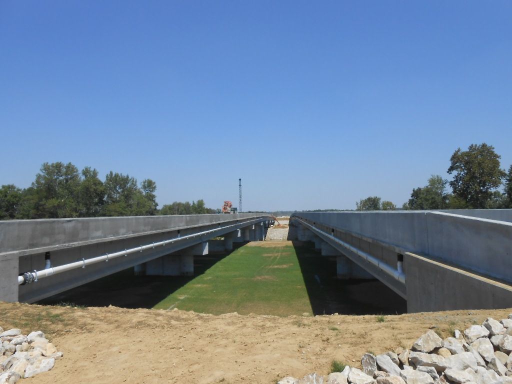 A photo of a bridge on I-69 over the White River