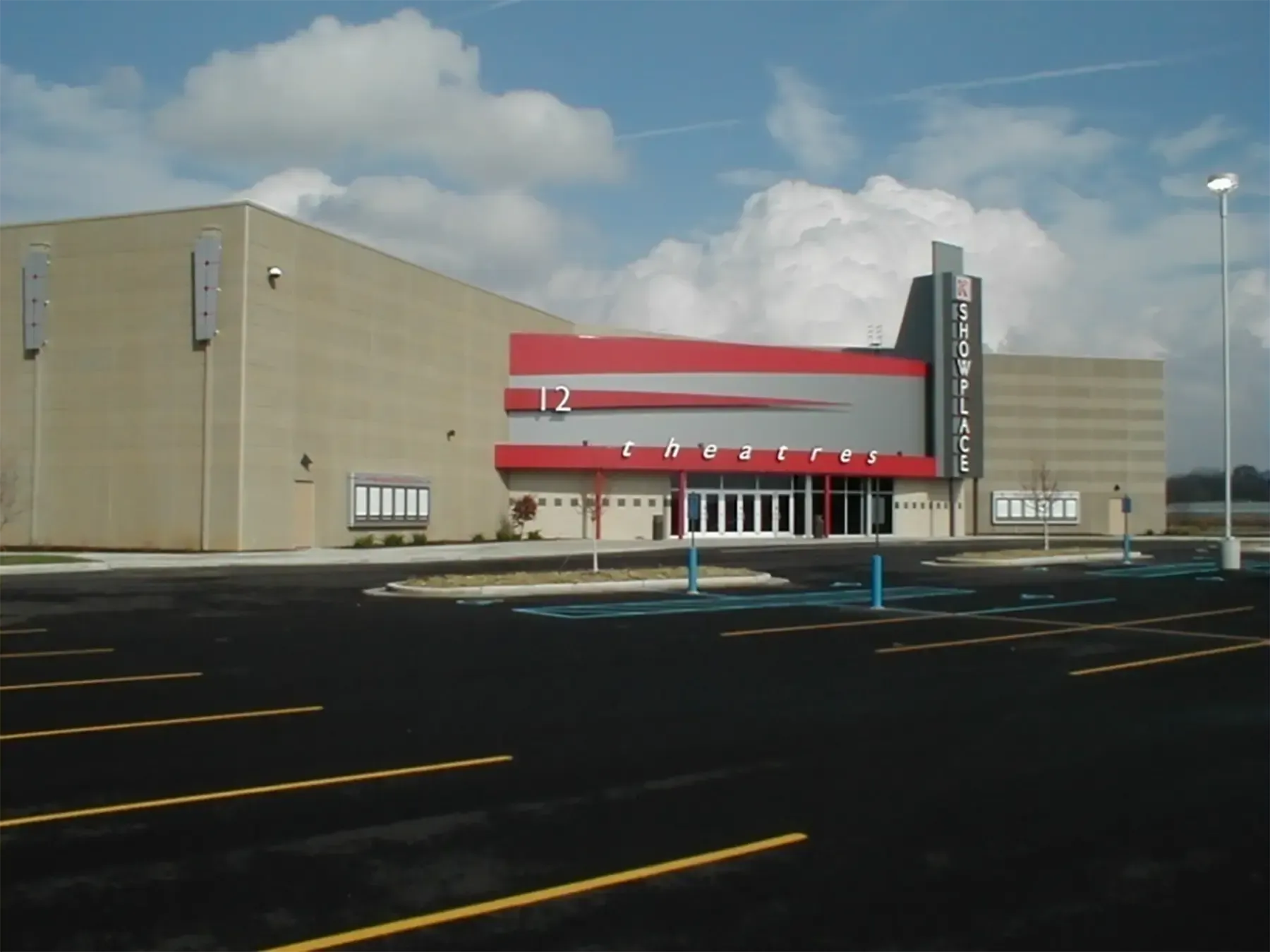 A photo of the Kerasotes Theater in Columbus, IN
