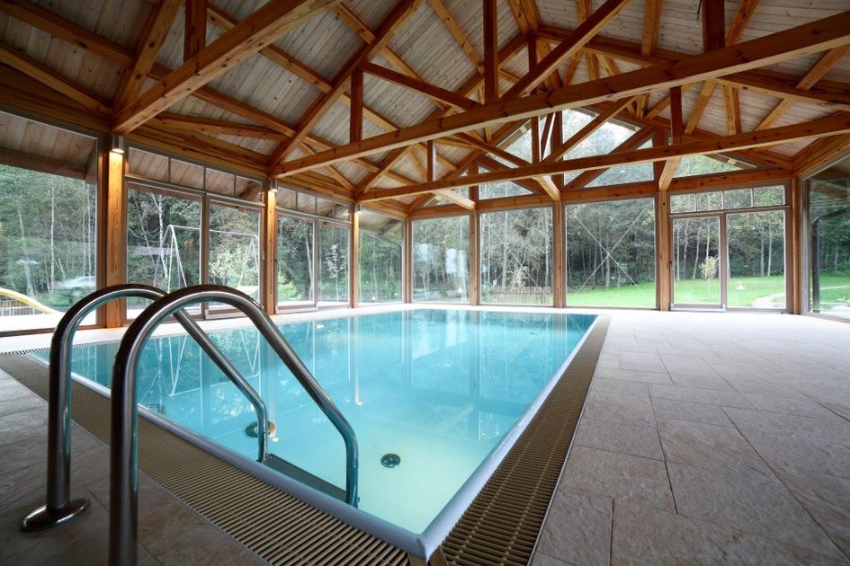 piscina coperta per centro benessere